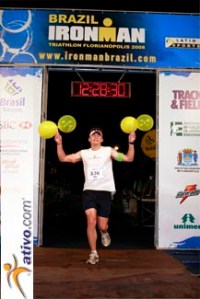 Aunt Myra sent along these balloons for mom to hand me at the finish.